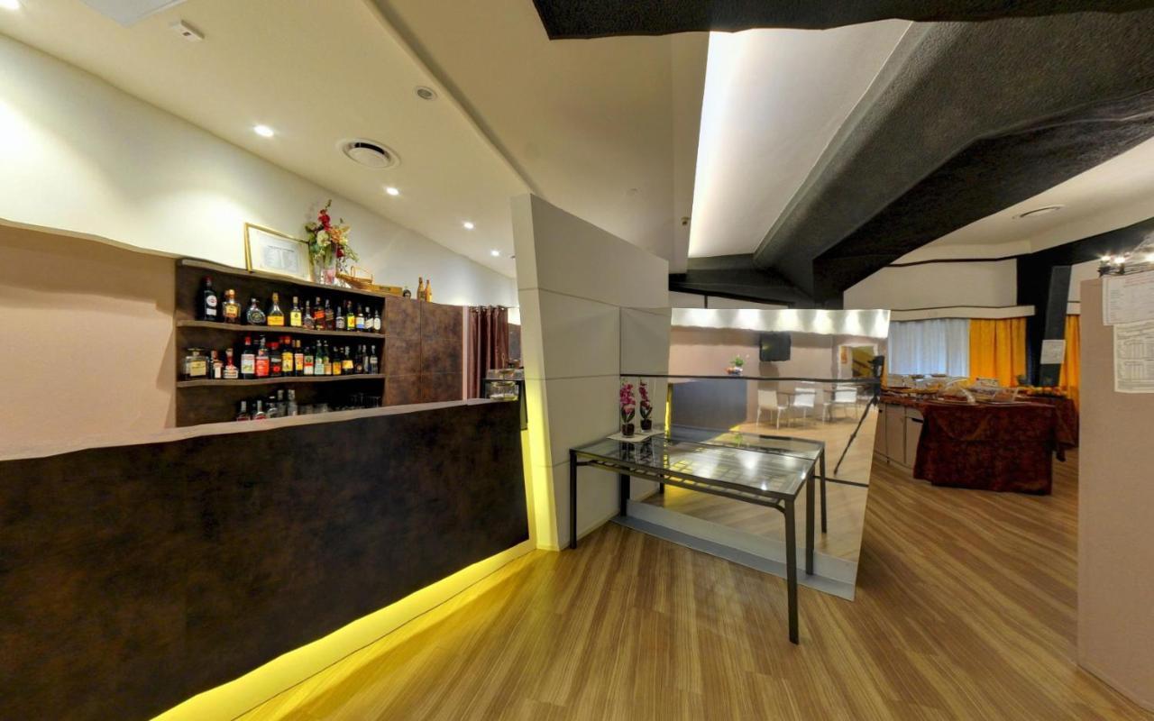 埃隆基汽车酒店 布雷西亚 外观 照片